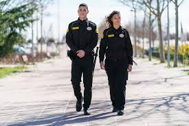Guardias patrullando